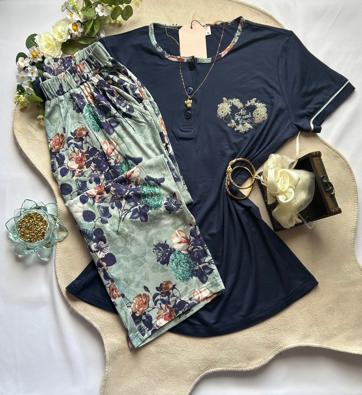 Pyjama Femme Doux T-shirt Blue Marine pantalon Capri Fleuri pour Loisir à La Maison Elégance Confort