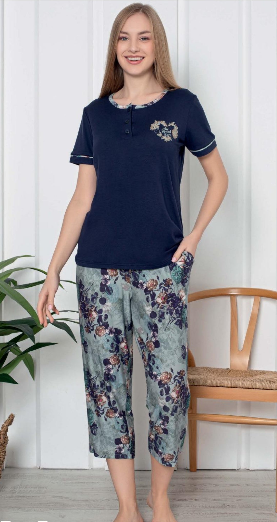 Pyjama Femme Doux T-shirt Blue Marine pantalon Capri Fleuri pour Loisir à La Maison Elégance Confort